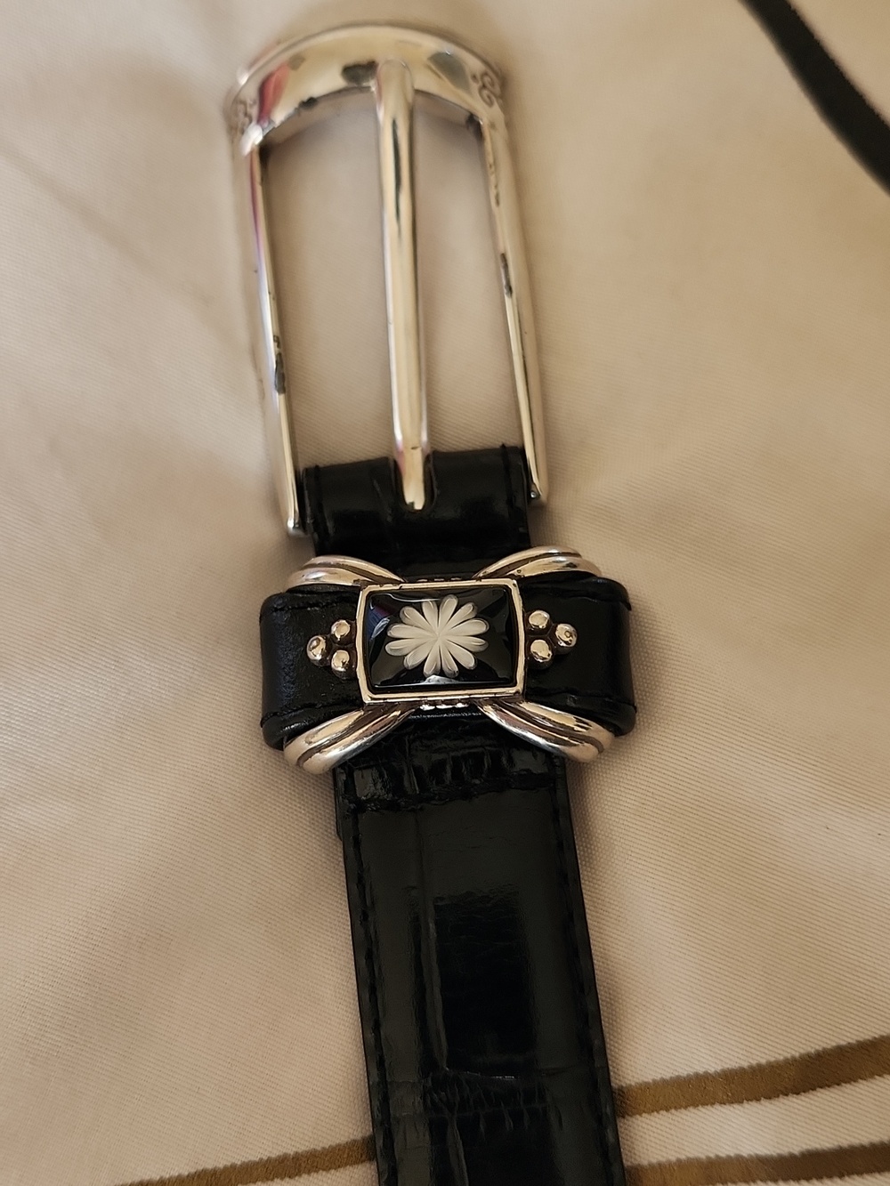BRIGHTON Water Lily Black Leather Belt - Picture 2 of 6